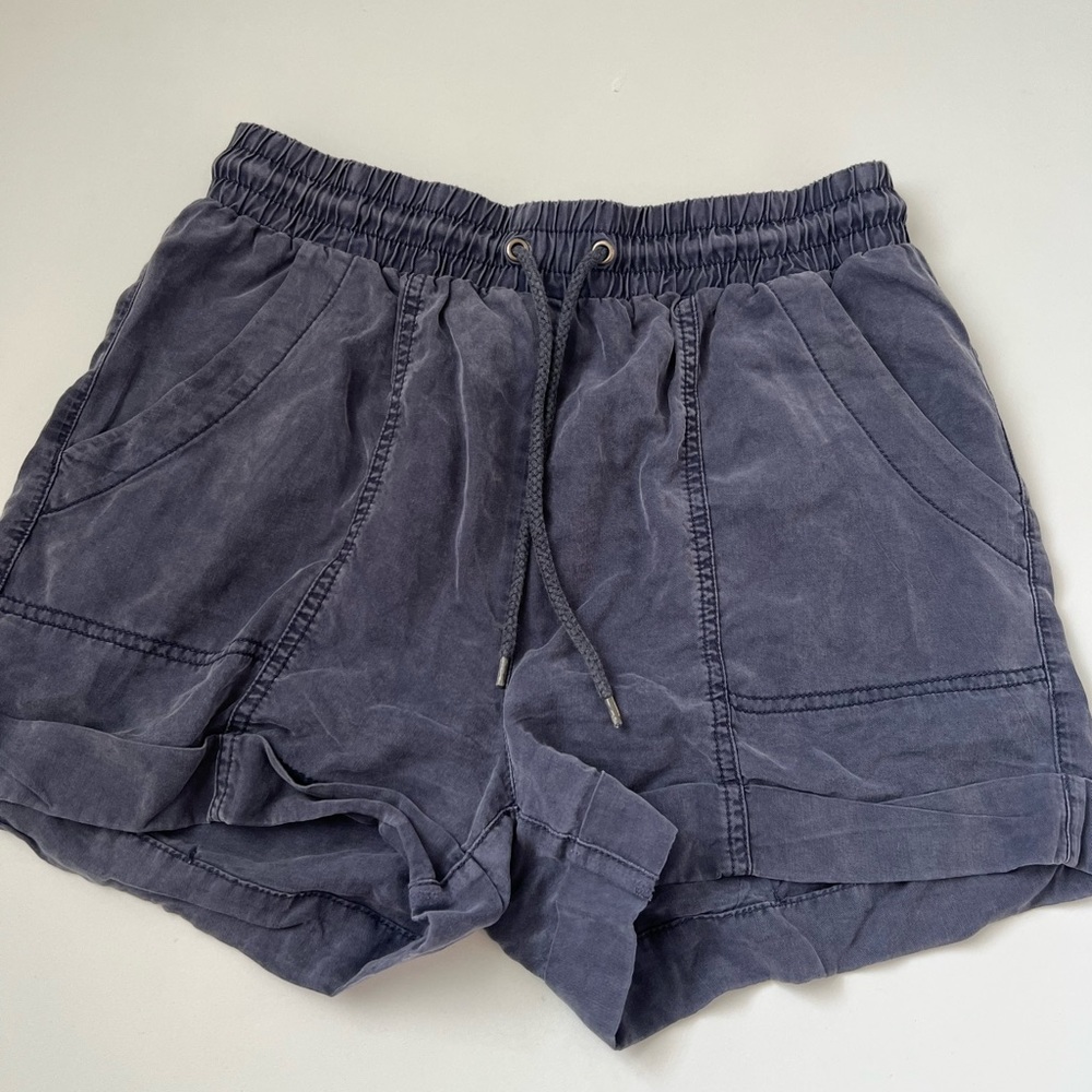 Universal threads navy shorts